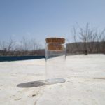 جار شیشه ای کوچک مدل استوانه ای سایز 4 سانتی متر چوب پنبه دار برای ساخت گیفت های زیبا و خاص