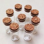 جار شیشه ای کوچک مدل استوانه ای سایز 4 سانتی متر چوب پنبه دار باکیفیت وارداتی باقیمت مناسب