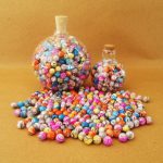 خرجکار مرواریدهای رنگارنگ در بسته های 490 گرمی از ملزومات ساخت زیورآلات